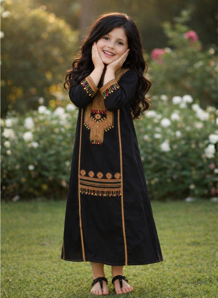 بريميم فستان جلابية ماكسي مطرز من عسيري كيدز تاتريز - فستان طويل فاخر تقليدي للنساء بتطريز هندسي ملون - Image 1